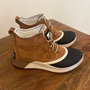 Sorel women’s boots size 8.5